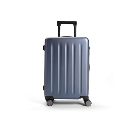 Top travelling suitcase for men and women